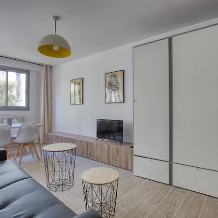 Charming In The Heart Of The 19th Appartamento